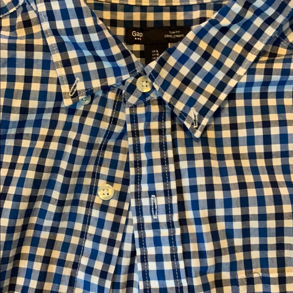 Button down - Picture 2 of 3